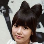 신기한 <b>리본</b> 머리의 여자 연예인