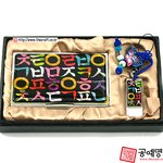 외국인 친구 선물 살려고 하는데 고민이네요..;;;; 도와주세요...