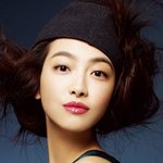 빅토리아 데뷔초때 같은데..
