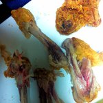 <b>핏물</b>이 줄줄 나오는 치킨을 주고도 당당한 xx치킨집