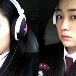 <b>헤드폰</b>도 패션 악세사리 같은 연예인들