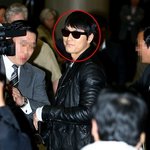 열애설 이후 정우성, <b>미소</b>의 의미는?