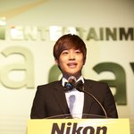 수트빨 돋는 <b>세븐</b>의 최근 모습!
