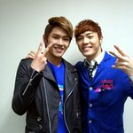 <b>휘성</b>과 인피니트 호야~ 어제 인가 대기실 직찍사진~