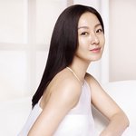 이미연~화보에서 <b>여전</b>한 미모 뽐내