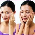 <b>투명</b>하고 빛나는 피부를 만들기 위한 잠자기 10분 전