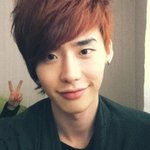 레드머플러 촬영으로 <b>헤어</b>스타일 바뀐 이종석 ~!