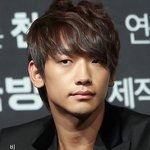 아이돌 인기 못지 않는 남자 솔로 <b>가수</b>
