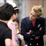 스타일은 <b>역시</b> 지드래곤, 뭘 입어도 간지~