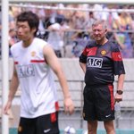 잊을 만하면 불거지는 박지성 방출설, 왜?