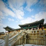 여행의끝은 그 여행에 대한 <b>미련</b>이다.