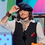 조니 뎁, <b>물감</b> 뿌리는 이유는?