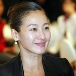 시원하게 <b>올림</b>머리한 이미연~미모돋네