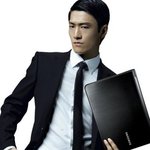 수트입은 이청용~ 블루드래곤이 아니라 블랙드래곤인데 ? ㅋ