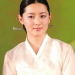<b>한복</b>이 잘 어울리는 여자 연예인들