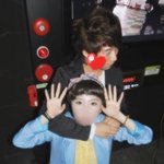 야나이거 친구랑사진찍었던건데 <b>저런</b><b>옷</b>말이야