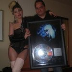 영감받아서 다시 돋아난 레이디가가 뿔 !