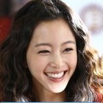 얼굴형에 어울리는 <b>머리</b> <b>스타일</b>