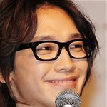 비, 뾰루지가 더 눈에 띄네