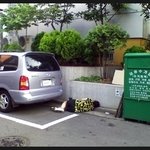 * 아줌마! 잠은 집에서 주무세욧! *