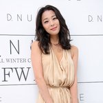 패션쇼<b>참석</b>한 여신포스 한고은!
