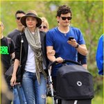 팔짱을 낀 미란다 커-올랜도 <b>블룸</b>, 풋풋해