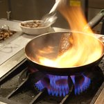 빕스 <b>반포</b>점갔다가 스테이크만드는거 사진찍어왔어요 퐈이야~