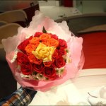 뉴욕에서 100명에게 부탁해 메세지 받고,어떤남자의 여친에게 프로포즈