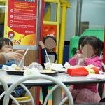 맥도날드 5월 어린이날 기념 로날드 <b>온다</b>네요