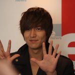 기자도 이민호 팬 인증. 무한<b>rt</b>해달라고 트위터에 남김 ㅋㅋ