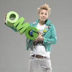 지드래곤만의 패션~ 평범해보이지만 군데군데 숨어있는 깨알같은 악세사리들...