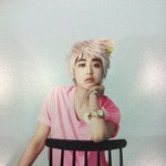 금발 <b>미소년</b>같은 김민정