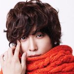 정용화 vs <b>윤두준</b>