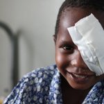 <b>흙먼지</b>로 인해 시력을 잃고 있는 아이들이 있다는 것을 아시나요?