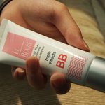 동양인의 피부색에 맞는다는 <b>비비</b>크림