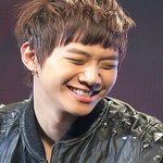 눈웃음이 매력적인 남자 아이돌 ♥