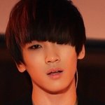 스모키 <b>화장</b>이 어울리는 남자 아이돌