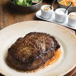 고급 숙성법 드라이에<b>이징</b> 스테이크를 이제 VIPS에서 즐긴다?