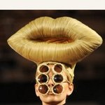 <b>특이</b>하면서 웃긴 머리스타일의 사람들