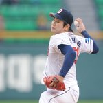 <b>두산</b> 코치 “여자 아나운서와 선수들간 인터뷰 강제 금지시켜야…”