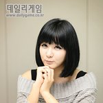 '레이싱매니저' 모델 류지혜 "노골적 시선은 그만, 적당히 해주세요"