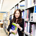 ‘동국대 여신’ 박민영…모교 홍보책자서 미모 <b>발산</b>!