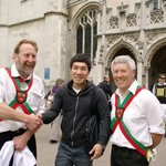 유럽으로 취재 여행을 떠나다.