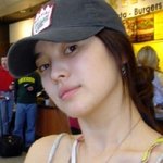 쌩얼에 <b>대충</b> 모자 써도 연예인 포스.jpg