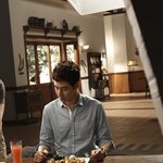 돌아온 공공재~ 조인성 직찍! <b>엄마미소</b>가 절로 생겨!!