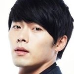 화장실에서 소변보다 처음보는 여자랑 눈 마주친 사연