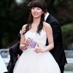 화이트 <b>미니</b> 원피스가 잘 어울리는 연예인들