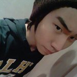 근데 난 코만잘생겼어 눈썹은 걍 <b>덥수룩</b>해 얼굴은 못생겼어 솔직히