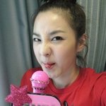 여자 아이돌의 덕후 <b>제조</b>용 '찡끗' 표정