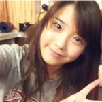 올만에 생얼 공개한 '아이유'